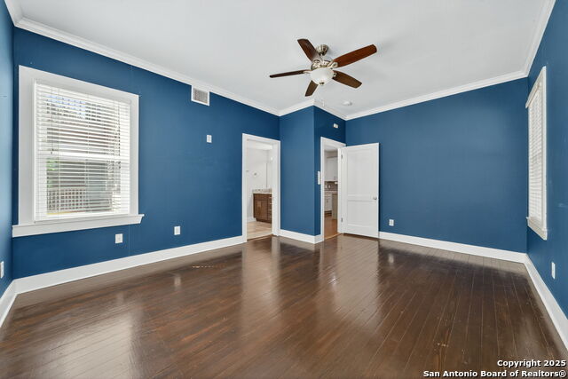 Listing photo id 14 for 435 Gramercy Pl W