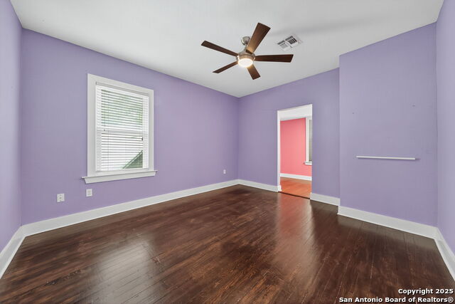 Listing photo id 21 for 435 Gramercy Pl W