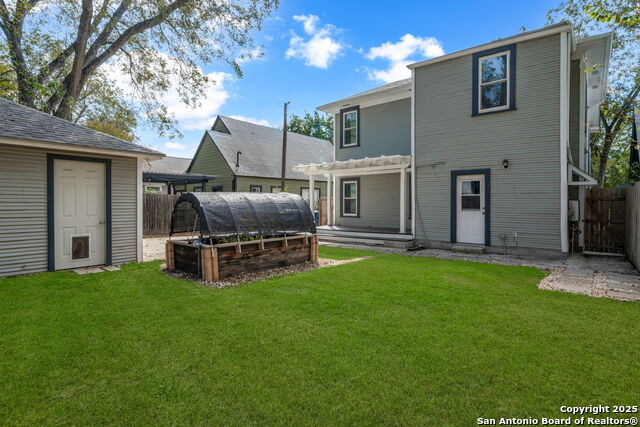 Listing photo id 30 for 435 Gramercy Pl W