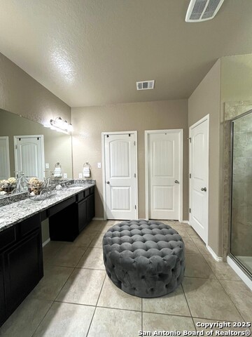 Image 13 of 23 For 10419 Bulwark Pk
