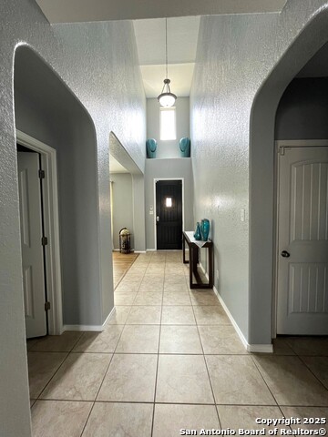 Image 2 of 23 For 10419 Bulwark Pk