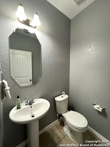 Image 4 of 23 For 10419 Bulwark Pk
