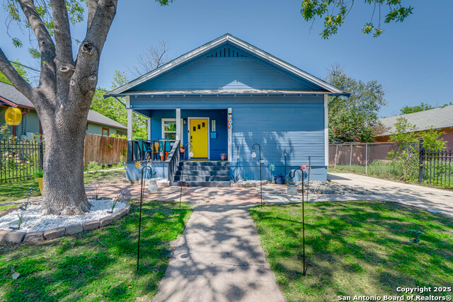 Image 2 of 33 For 1505 Craig Pl W