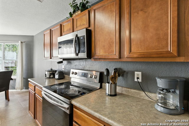 Listing photo id 11 for 10515 Medio Creek