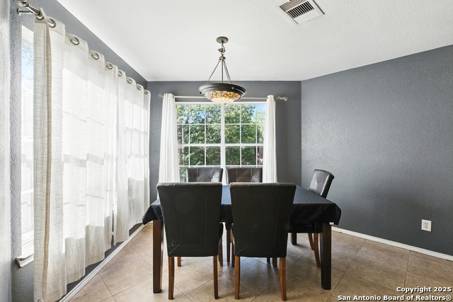 Listing photo id 14 for 10515 Medio Creek