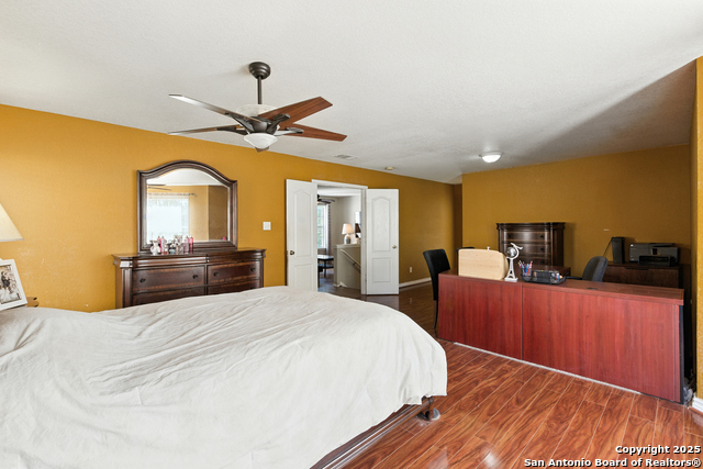 Listing photo id 17 for 10515 Medio Creek