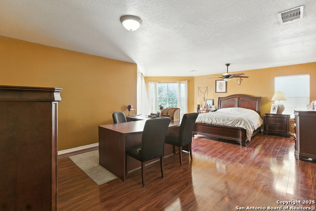 Listing photo id 18 for 10515 Medio Creek