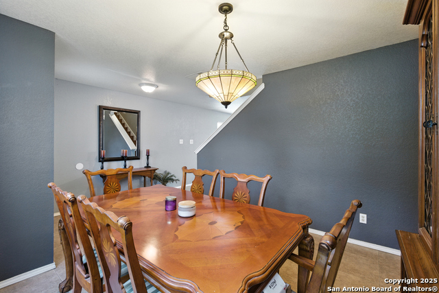 Listing photo id 3 for 10515 Medio Creek