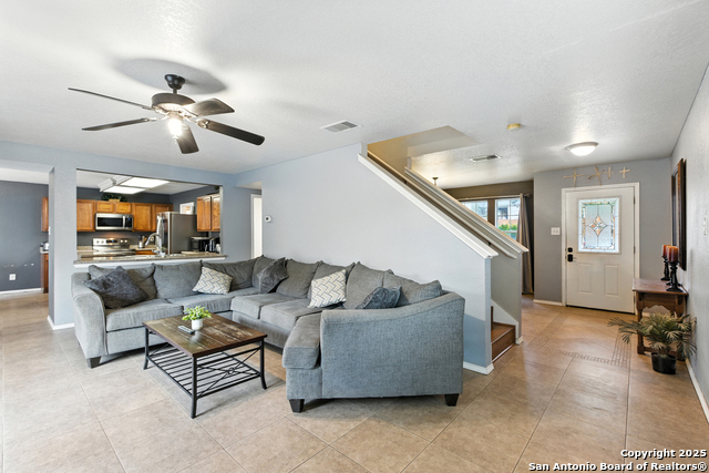 Listing photo id 4 for 10515 Medio Creek