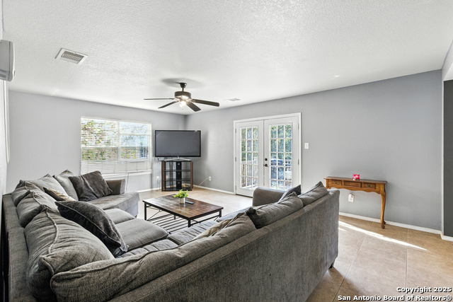 Listing photo id 5 for 10515 Medio Creek