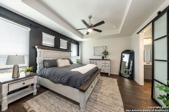 Listing photo id 8 for 1510 Escarpment