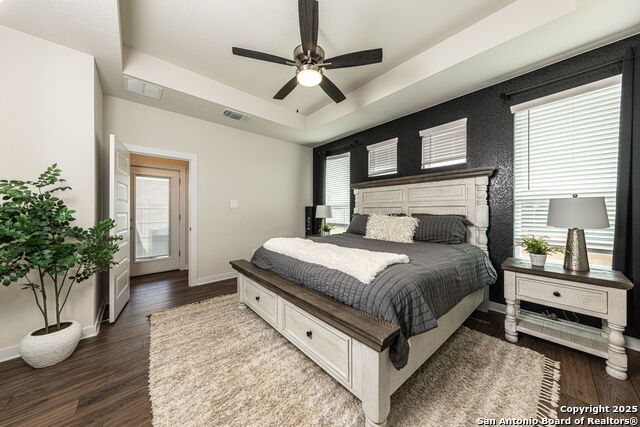 Listing photo id 10 for 1510 Escarpment