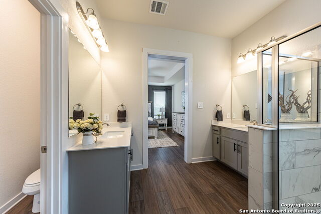 Listing photo id 13 for 1510 Escarpment