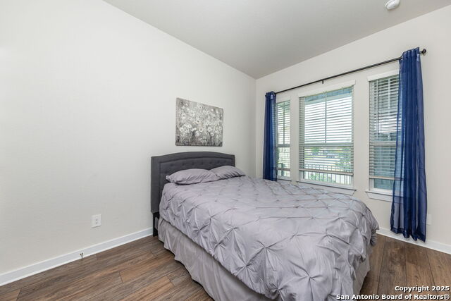 Listing photo id 14 for 1510 Escarpment