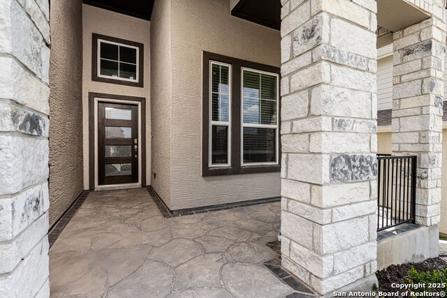 Listing photo id 27 for 1510 Escarpment