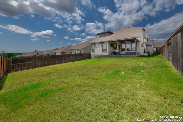 Listing photo id 31 for 1510 Escarpment