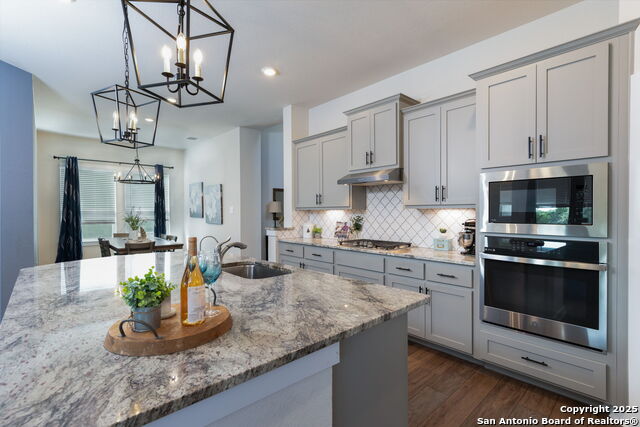 Listing photo id 3 for 1510 Escarpment