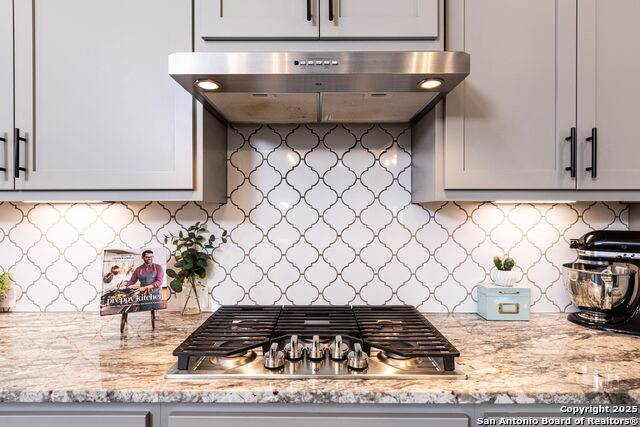 Listing photo id 4 for 1510 Escarpment