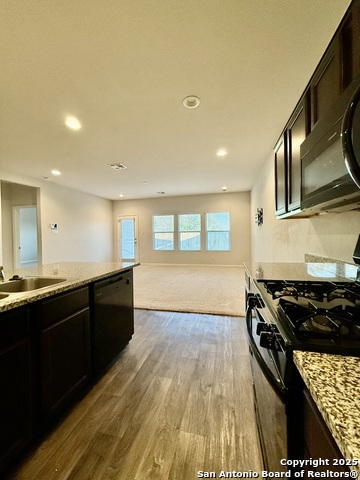 Listing photo id 15 for 1021 Adler Way