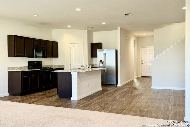 Listing photo id 17 for 1021 Adler Way