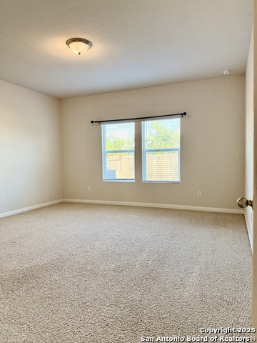 Listing photo id 18 for 1021 Adler Way