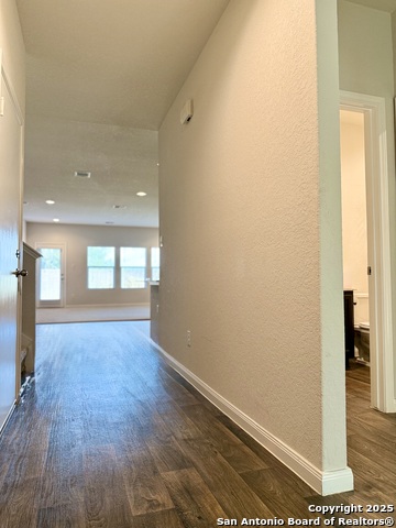 Listing photo id 4 for 1021 Adler Way