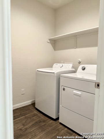 Listing photo id 7 for 1021 Adler Way