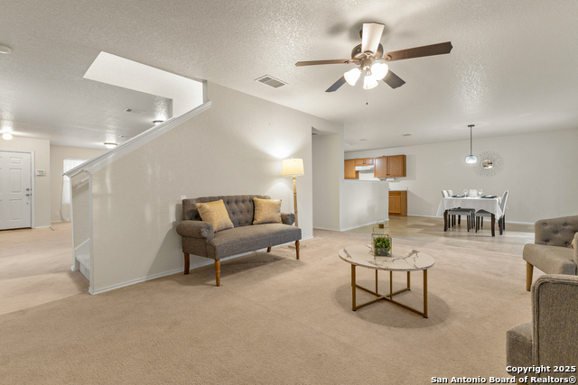 Listing photo id 8 for 11407 Liberty Field