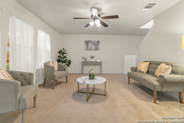 Listing photo id 9 for 11407 Liberty Field