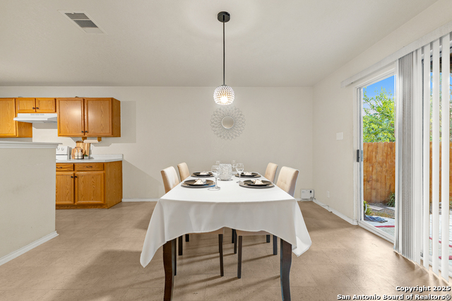 Listing photo id 12 for 11407 Liberty Field