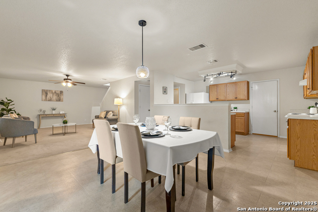 Listing photo id 13 for 11407 Liberty Field