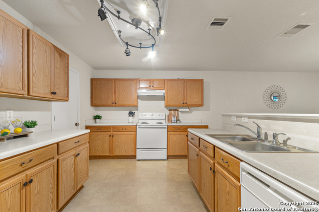 Listing photo id 16 for 11407 Liberty Field