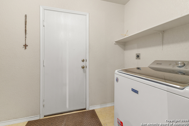 Listing photo id 19 for 11407 Liberty Field