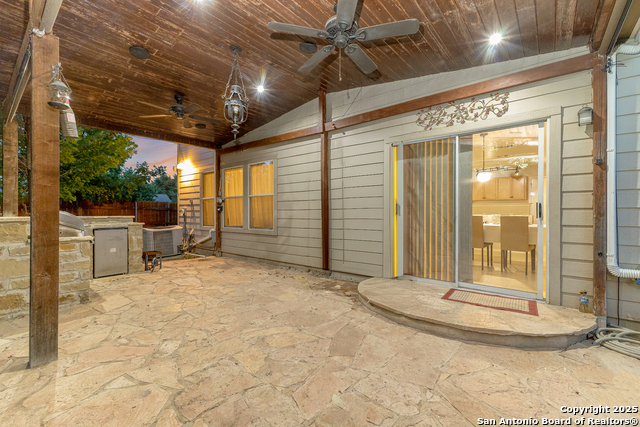 Listing photo id 35 for 11407 Liberty Field