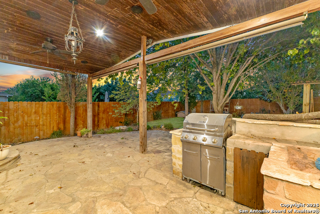 Listing photo id 37 for 11407 Liberty Field