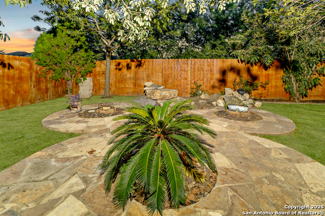 Listing photo id 41 for 11407 Liberty Field