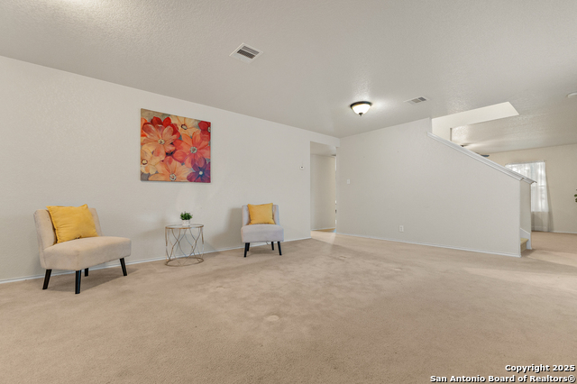 Listing photo id 3 for 11407 Liberty Field