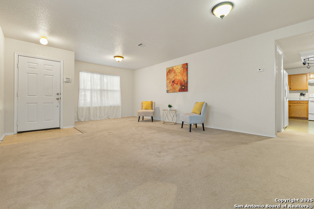 Listing photo id 4 for 11407 Liberty Field