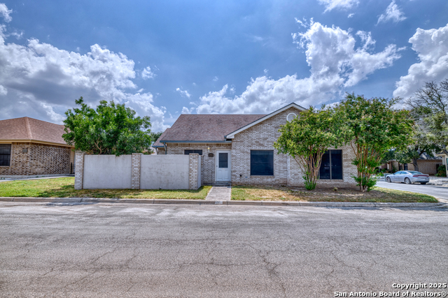 Details for 6 Leona Heights, Uvalde, TX 78801