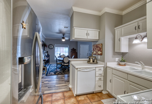 Image 13 of 29 For 6 Leona Heights