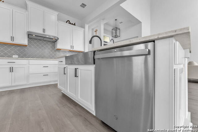 Image 19 of 56 For 406 Aurora Basin