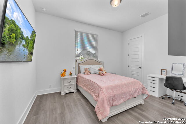 Image 35 of 56 For 406 Aurora Basin