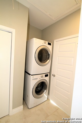 Image 11 of 18 For 114 Oleander St