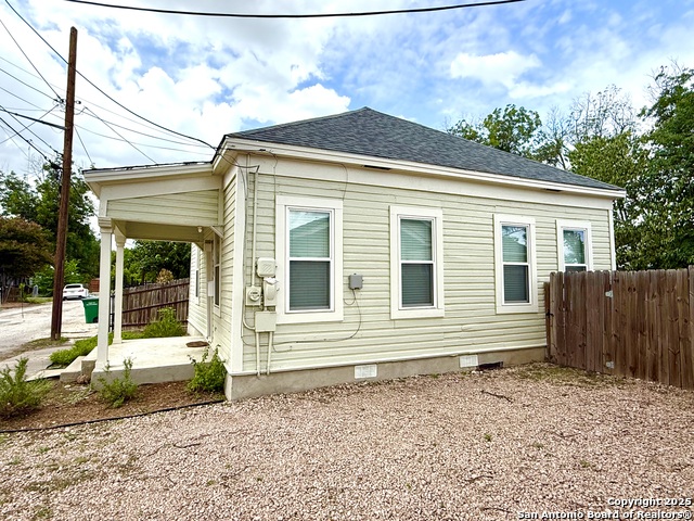 Image 3 of 18 For 114 Oleander St