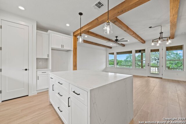 Listing photo id 8 for 821 Scenic Hills