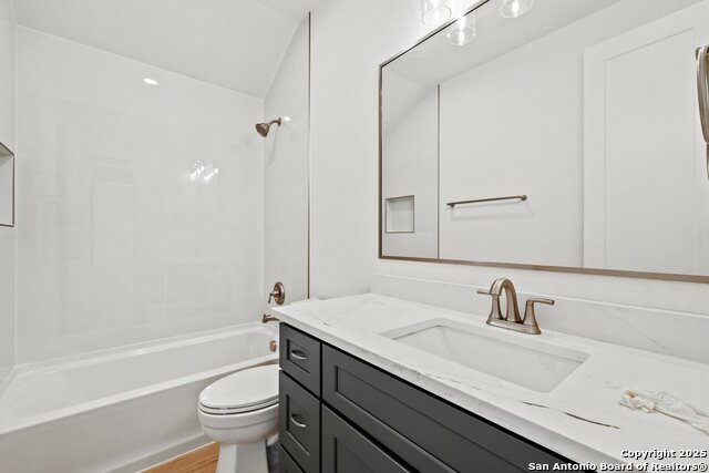 Listing photo id 16 for 821 Scenic Hills