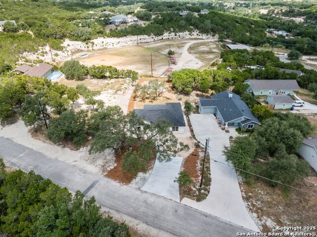 Listing photo id 0 for 821 Scenic Hills