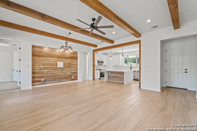Listing photo id 2 for 821 Scenic Hills