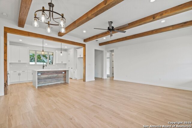 Listing photo id 3 for 821 Scenic Hills