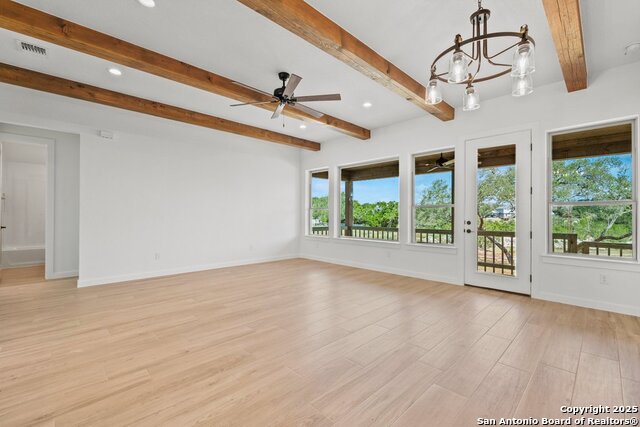 Listing photo id 4 for 821 Scenic Hills